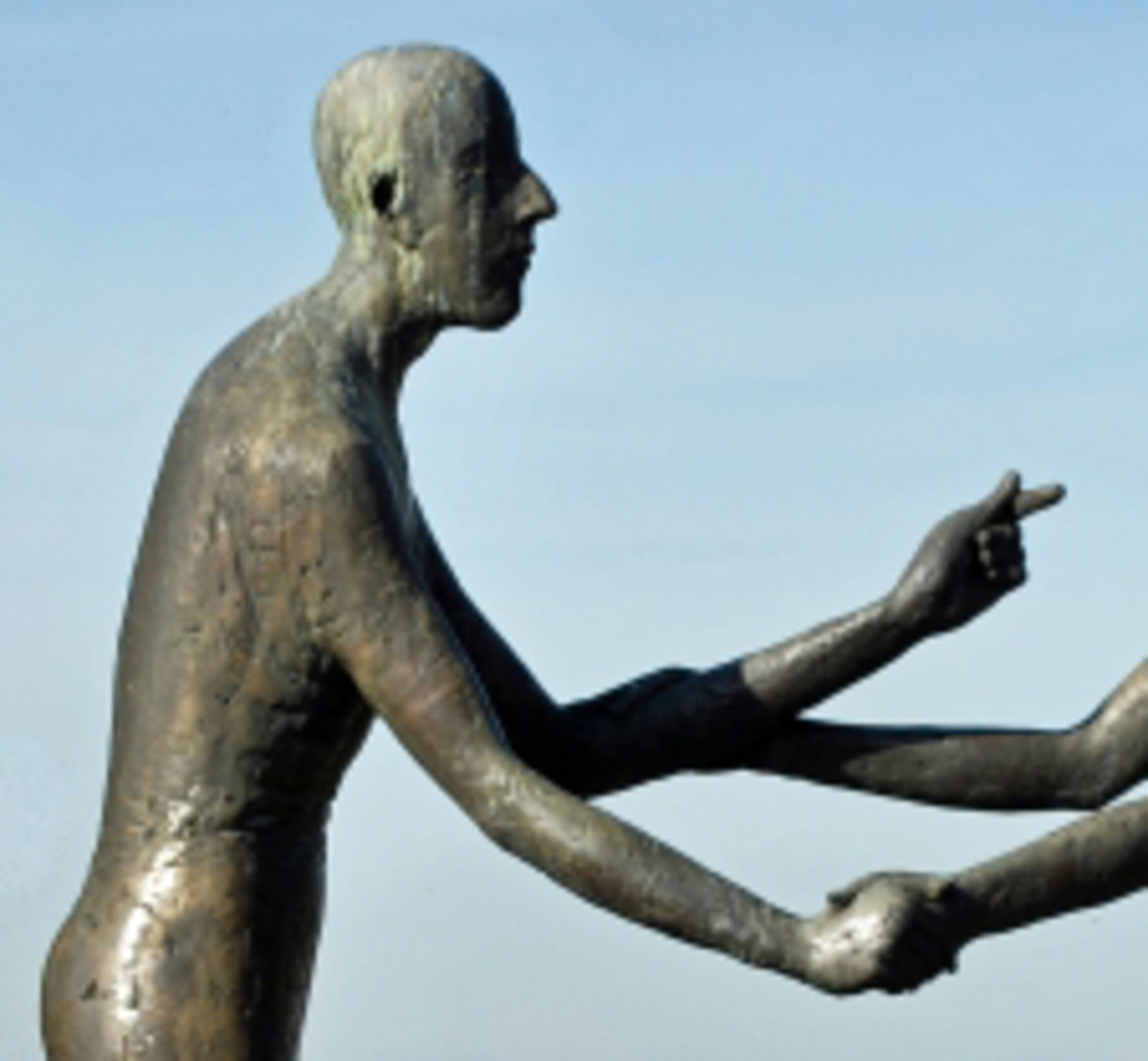 Höchste Gebot Statuen aus Stein_kopf_links