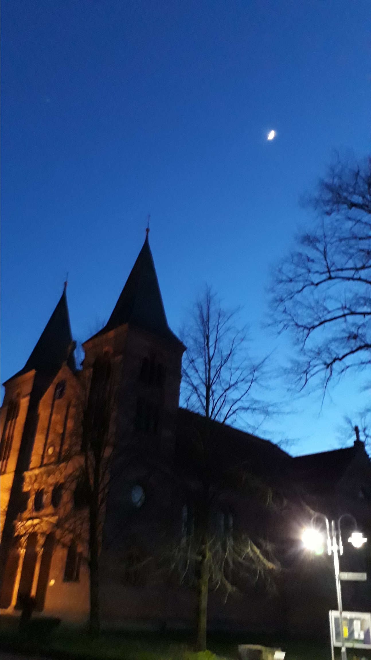 Kirche bei Nacht