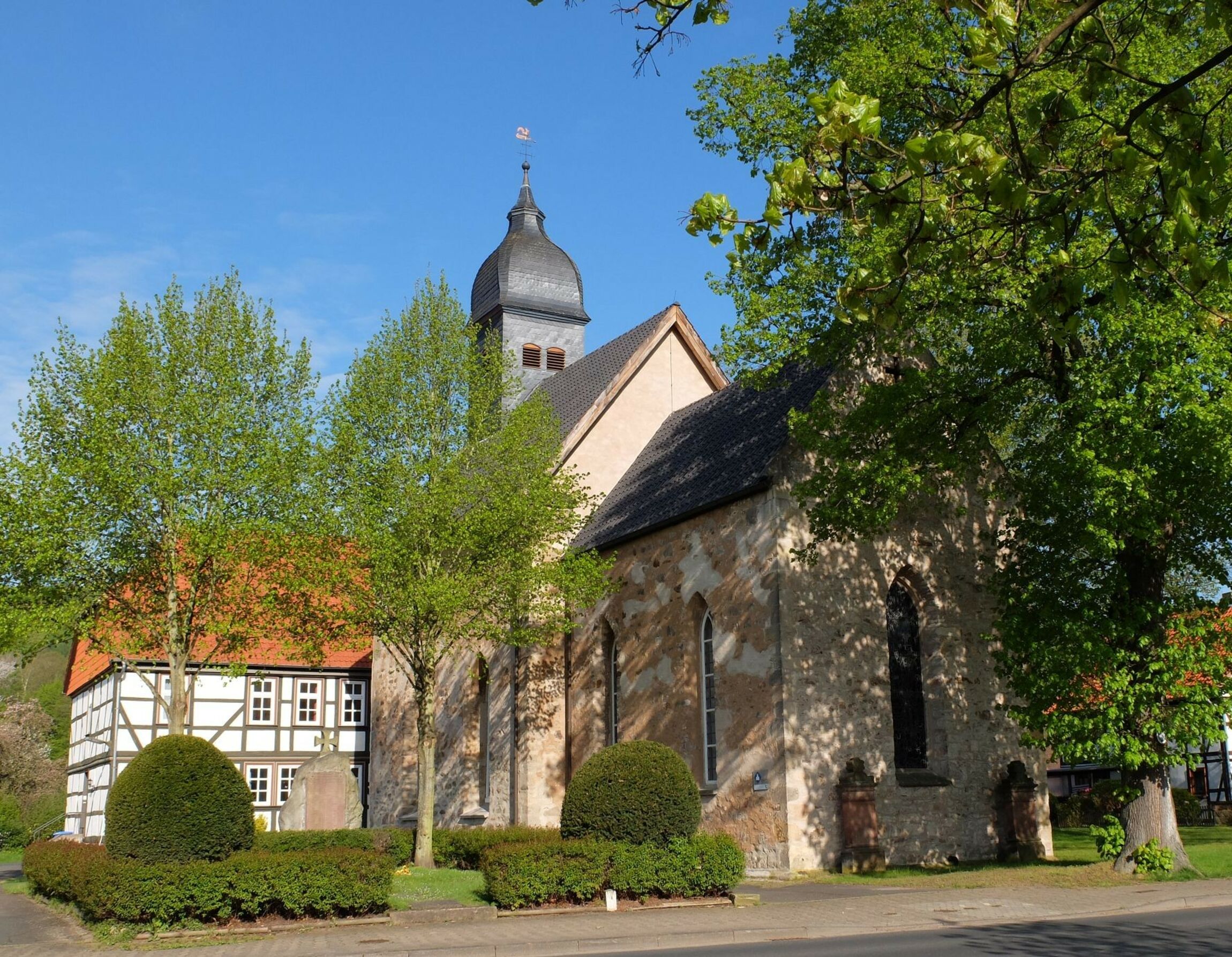 Kirche Mai 2015