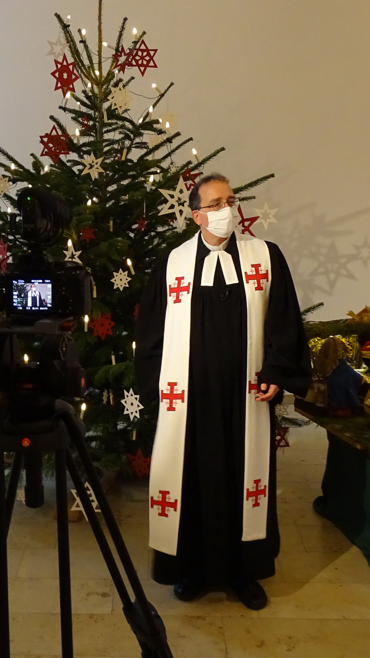 Weihnachtsfilm - making of, Pastor mit Maske