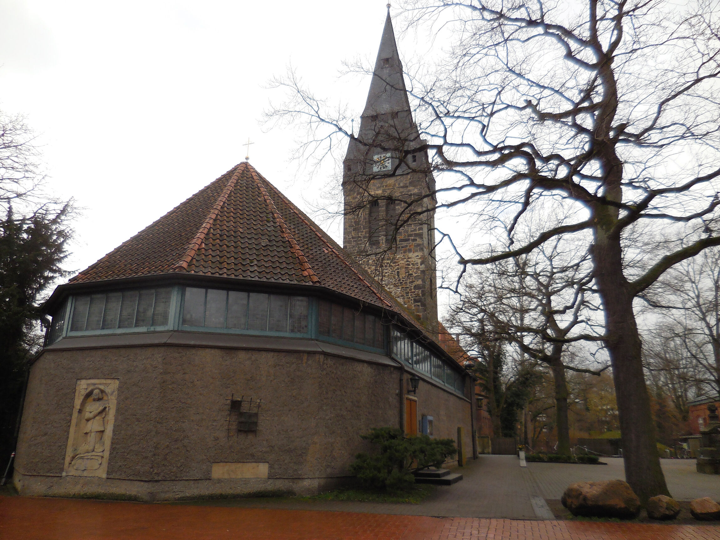 Döhren und Notkirche 3