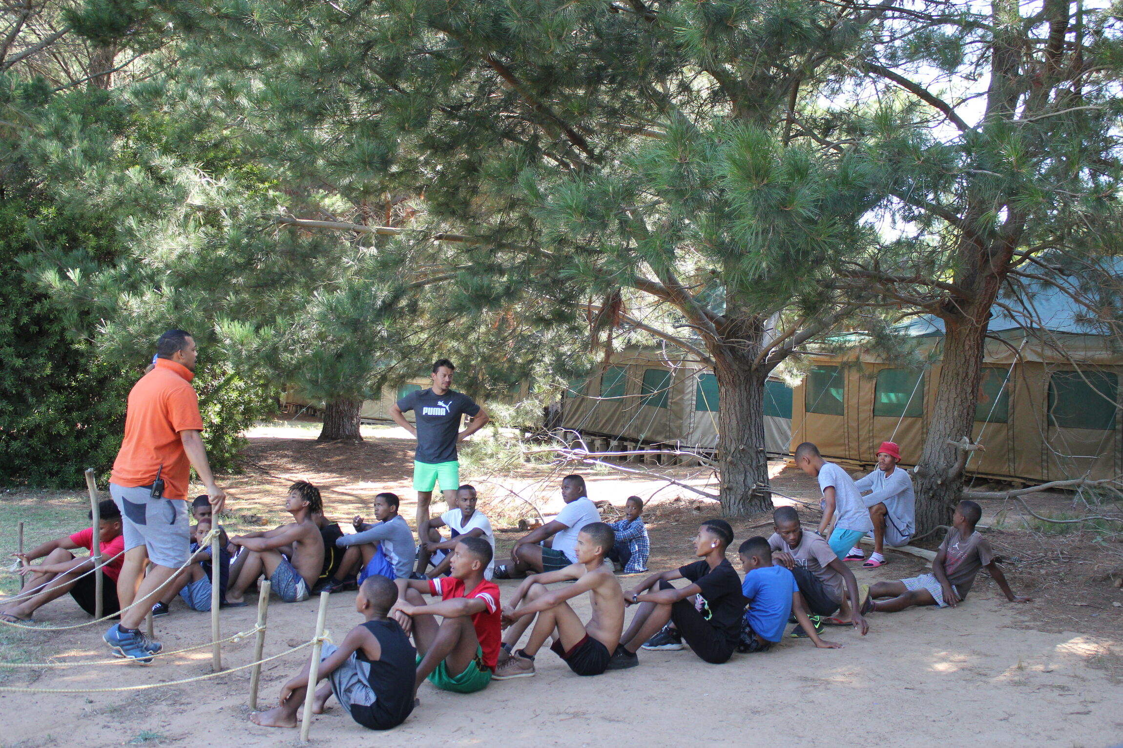 "Bushcamp" mit 22 Fußballkids