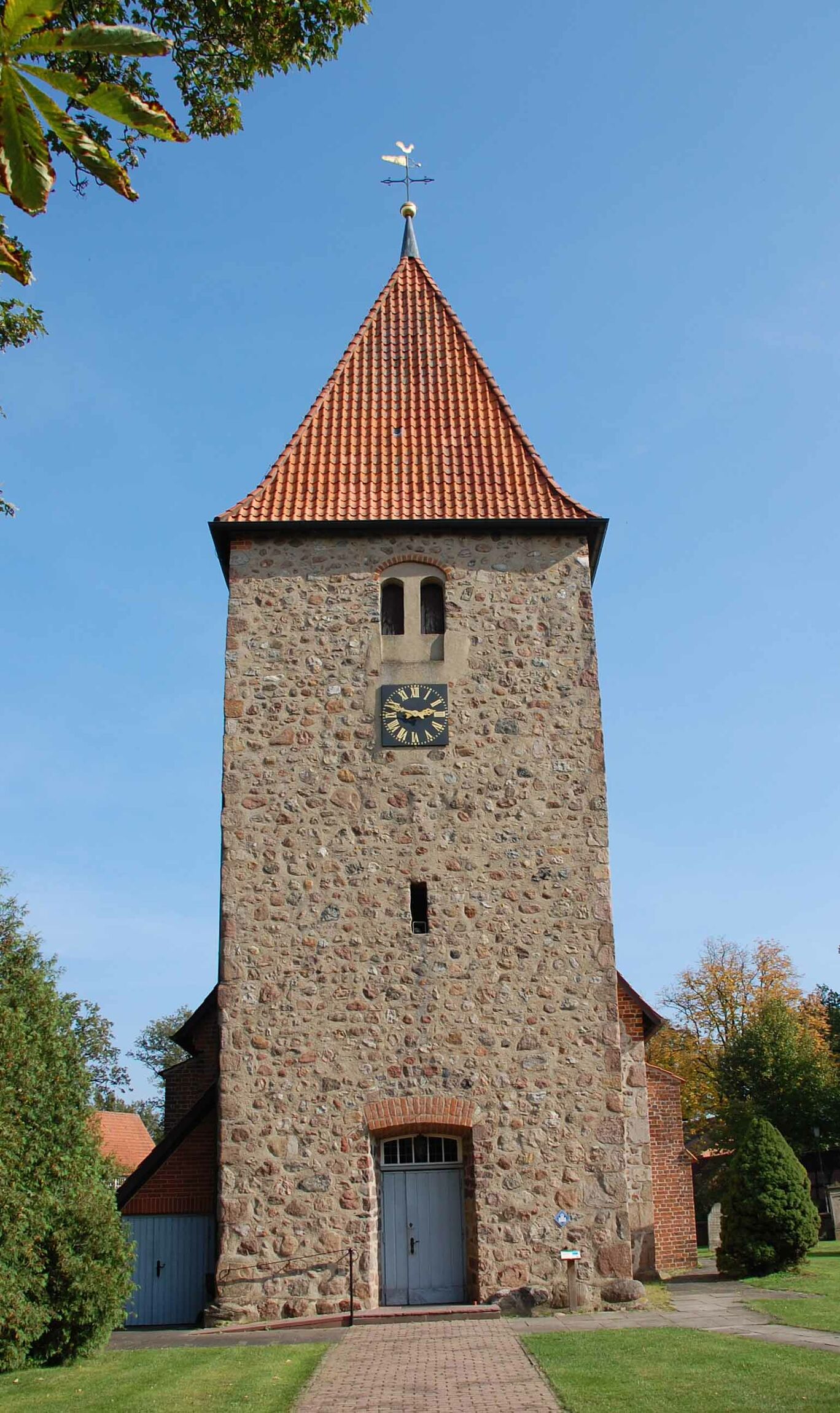 Turm der St. Bartholomäuskirche