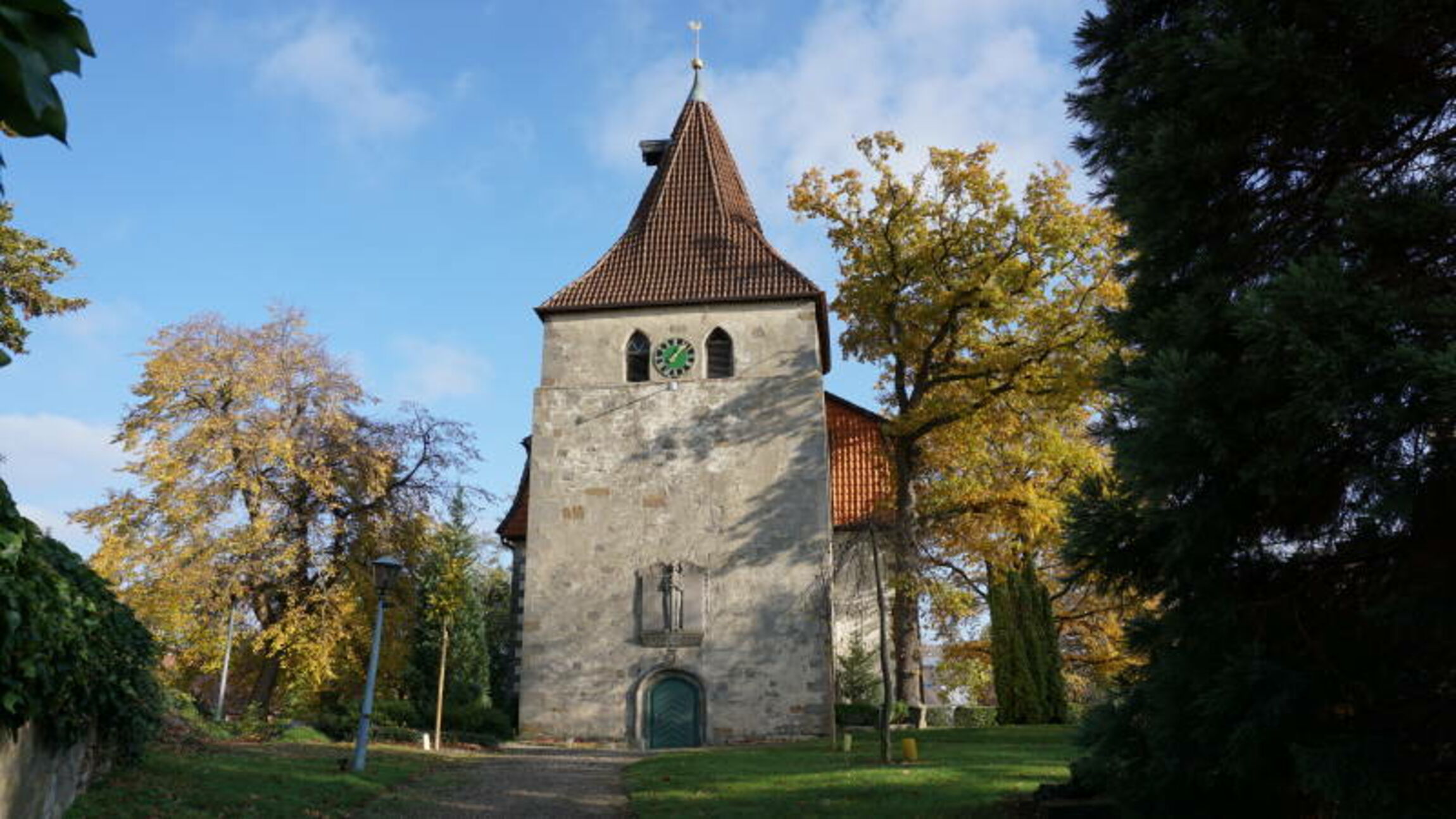 Kirchturm_Herbst 2019