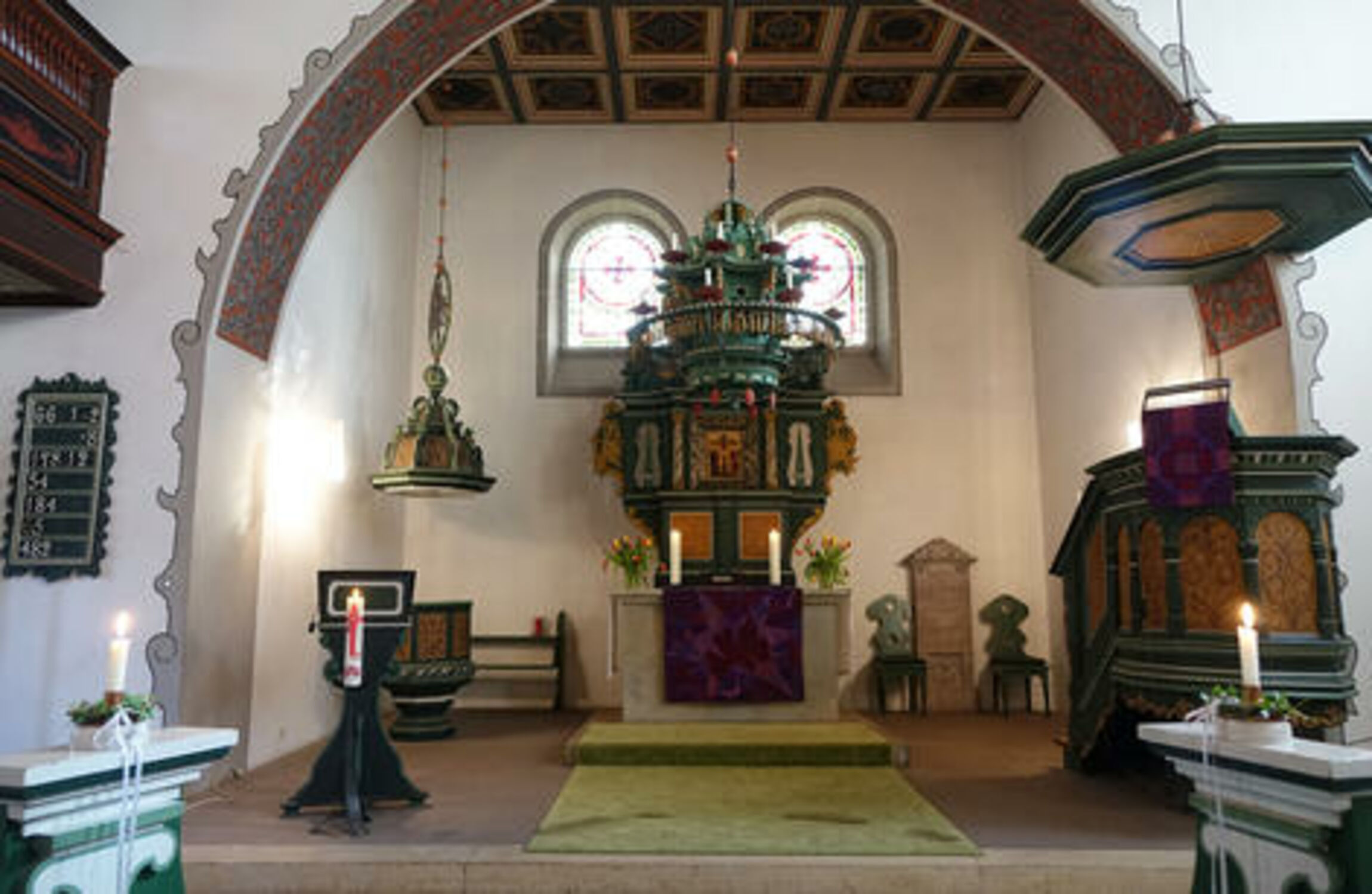 St. Aegidien-Kirche - Altarraum | Foto@ J. Riesener