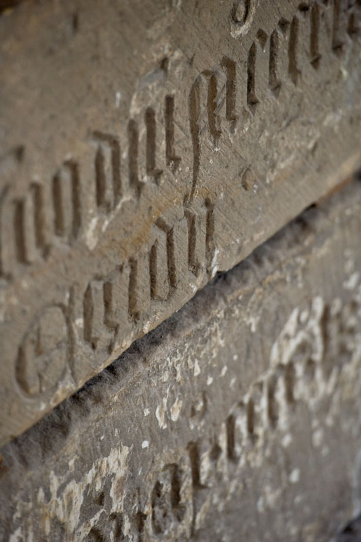 Inschrift Sandsteinplatte