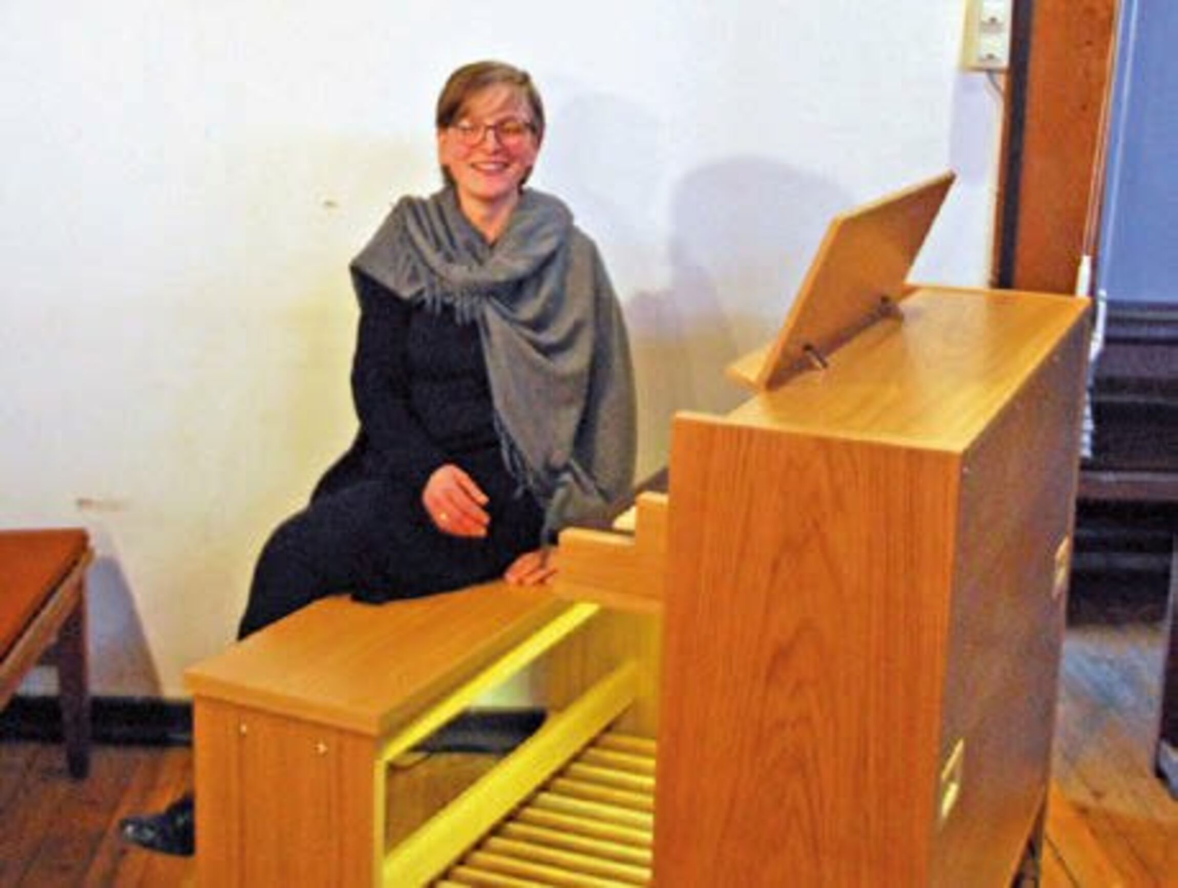 GB2-2023 neue Orgel Algermissen mit Kirchenmusikdirektorin Angelika Rau-Čulo