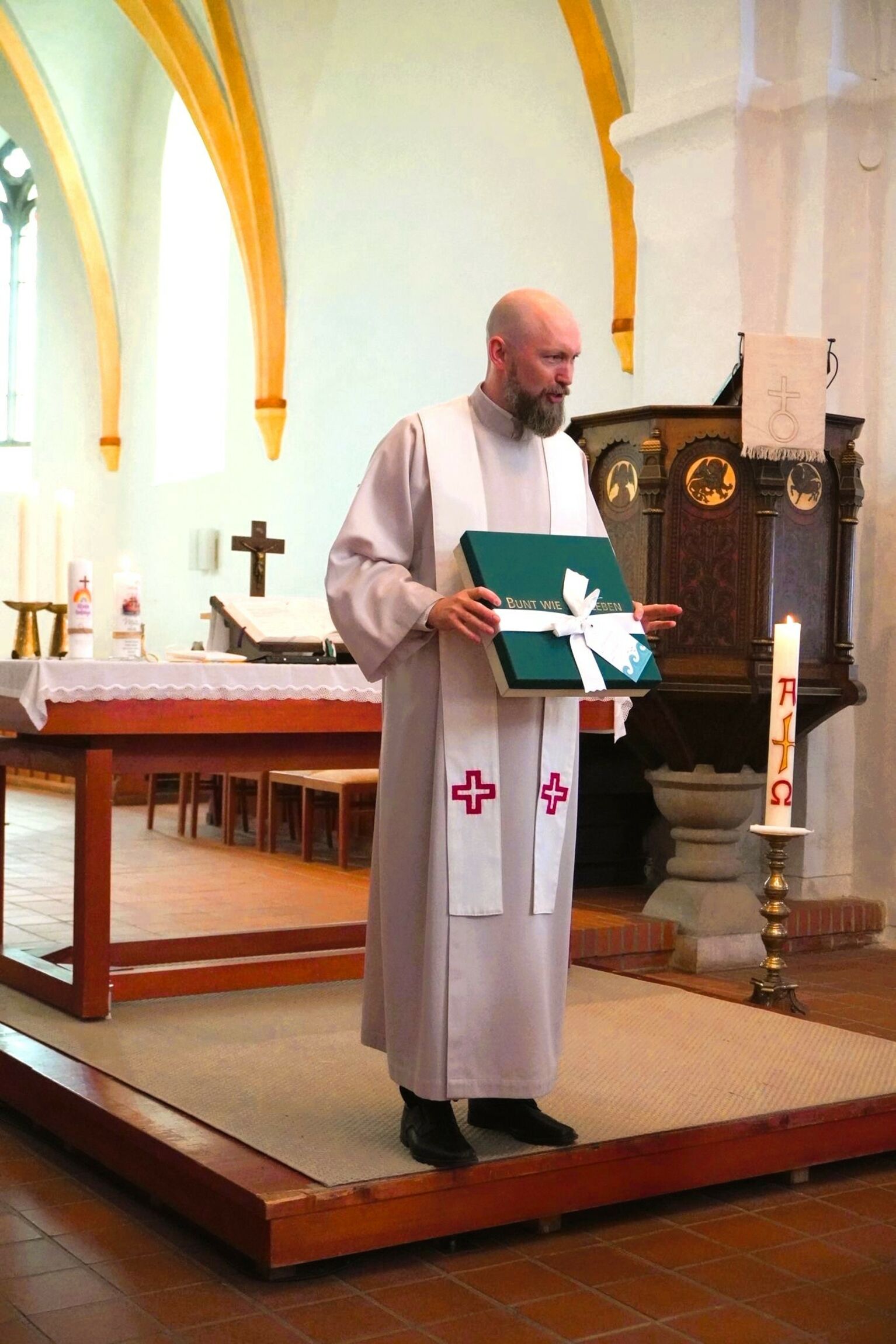 Taufbox Pastor+Altar / Taufe Lühnde April 2026
