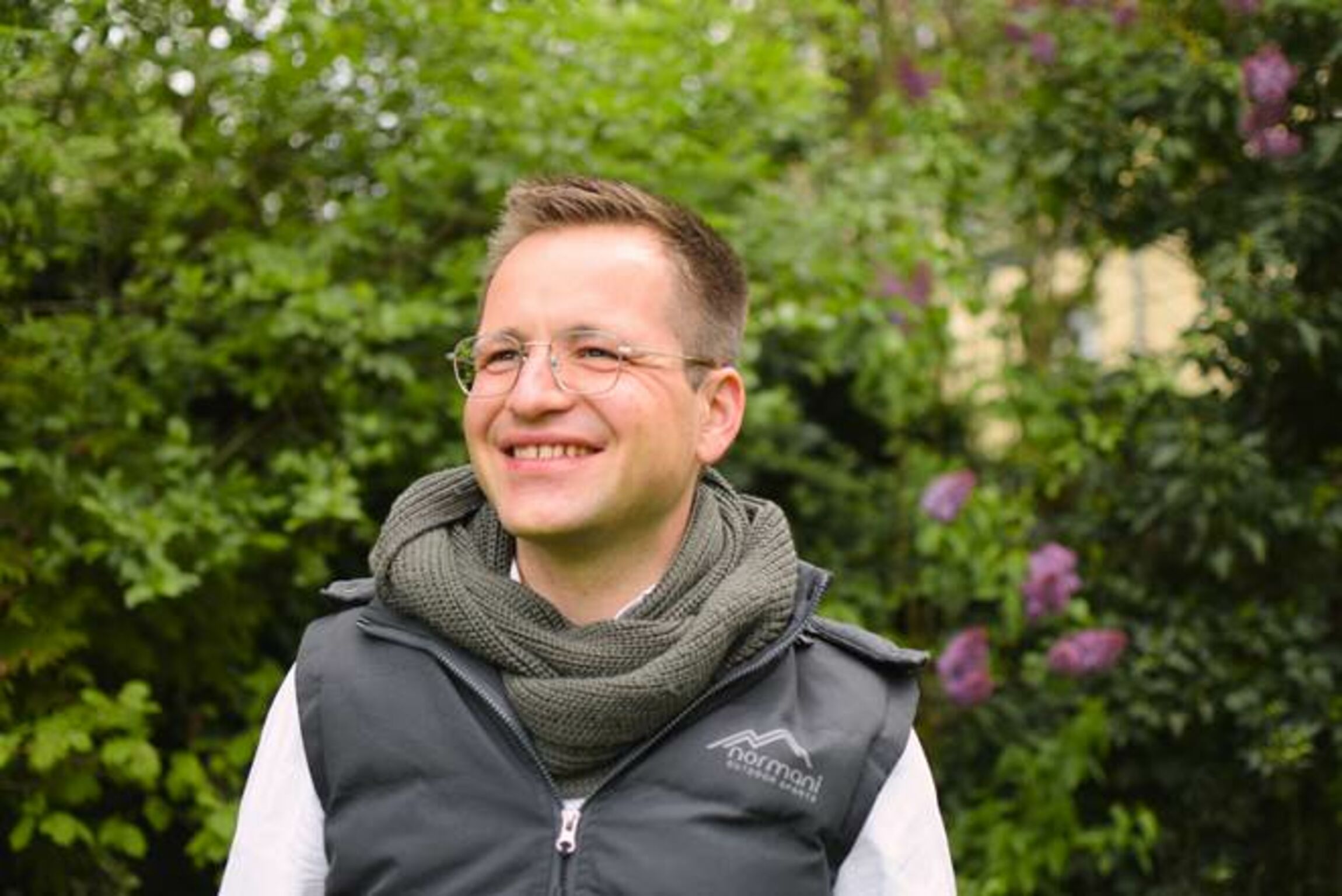 Pastor Christoph Tödter (April? 2024) - mehr Umgebung