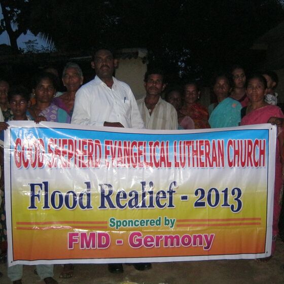 Flood_relief__2013_Saraoaja__2_