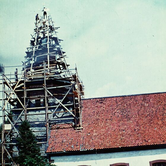 1963 Renovierung des Daches nach Blitzschlag 1