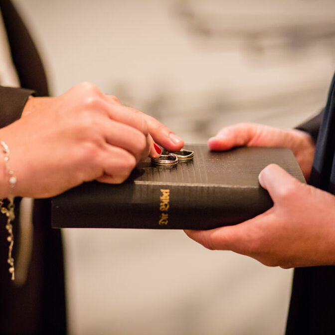 Trauung Hände Ringe Bibel
